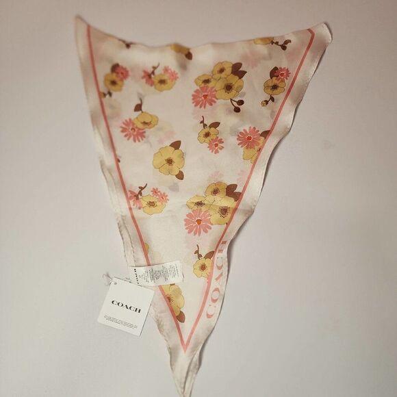 NWT Coach CH108 Floral Cluster Diamond Silk Scarf Wild Flower Chalk Vanilla - Picture 1 of 3